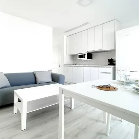 Apartment San Valentin Pakky House *